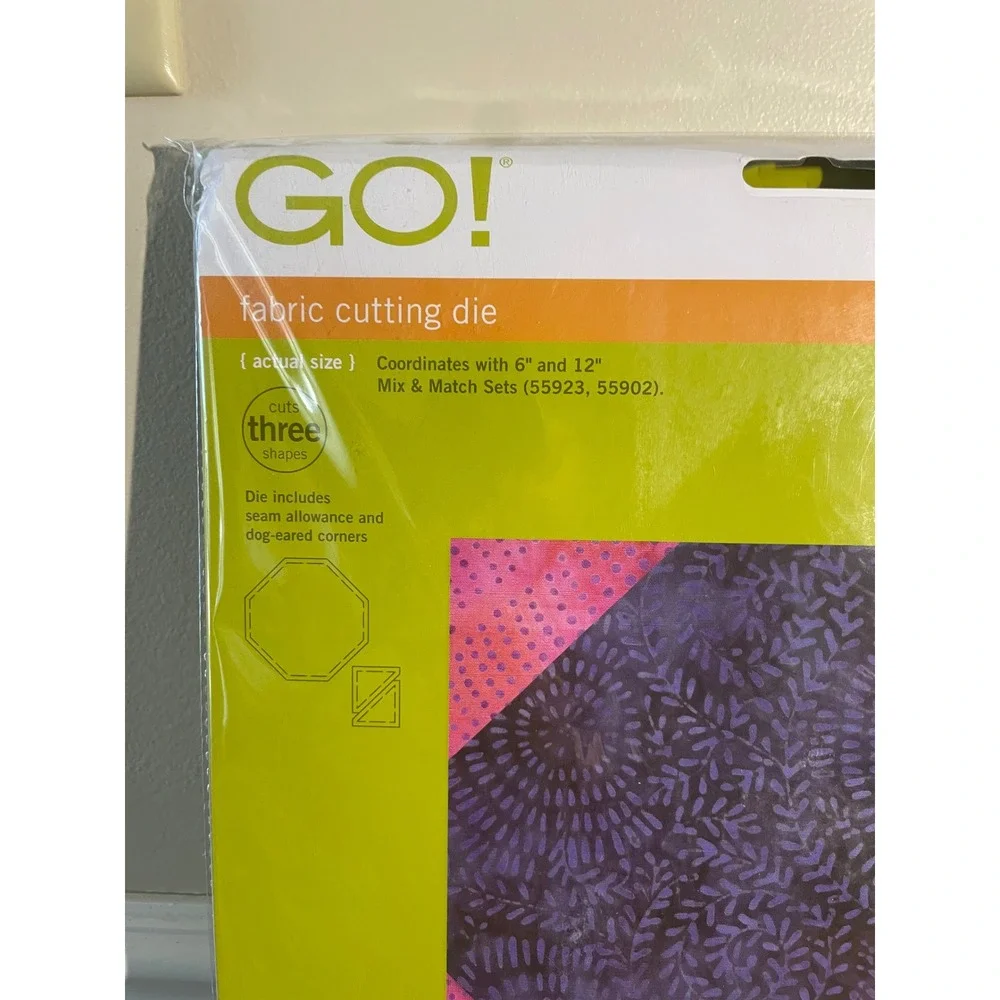 AccuQuilt GO! Snowball 6 Inch Finished Fabric Cutting Die 55330 New